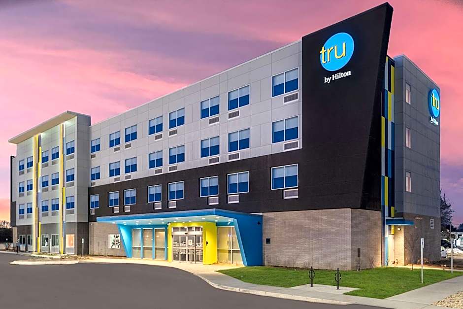 Tru by Hilton Janesville
