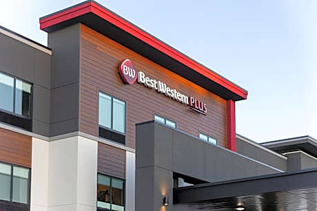 Best Western Plus Marquette Hotel & Suites