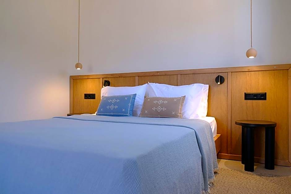 Evia Bay Suites and Retreats