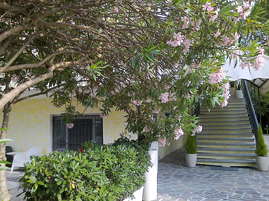 Hotel Augustus