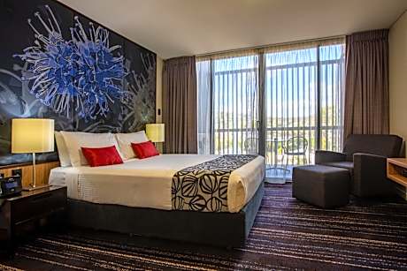 Superior Queen Suite with Balcony