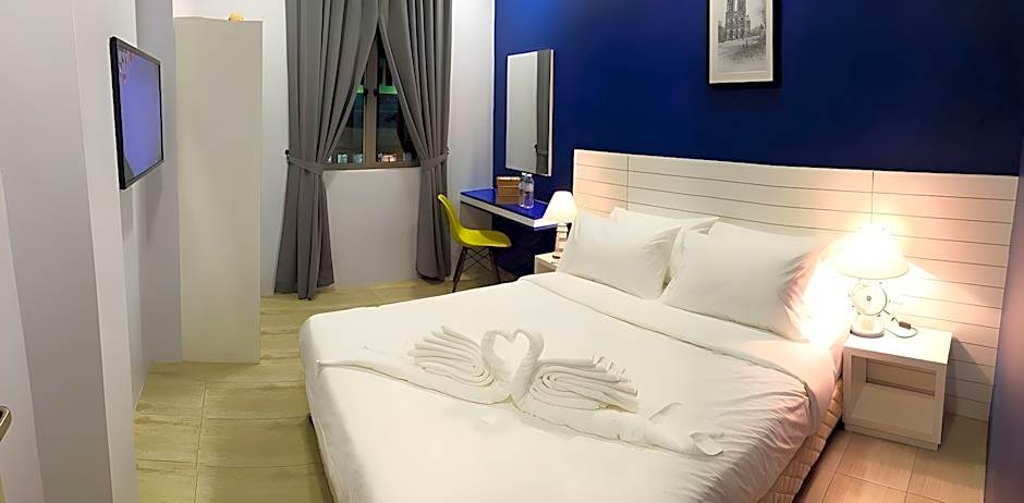 Lighthouse Hotel & Shortstay