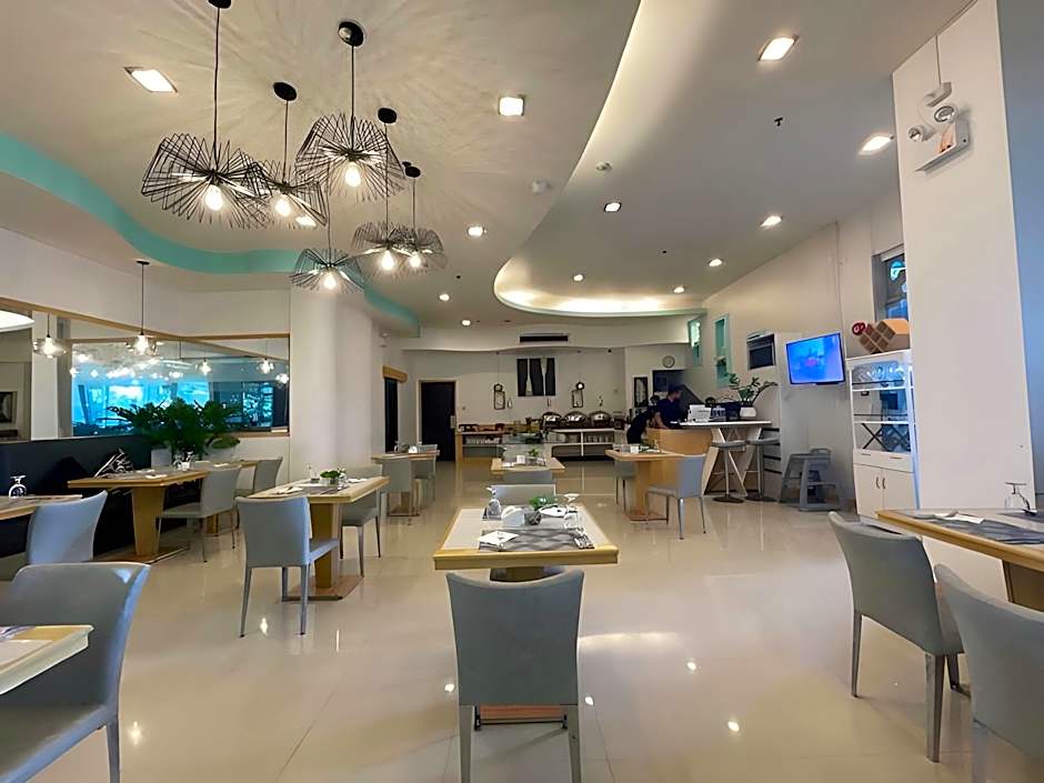 Paseo Premiere Hotel