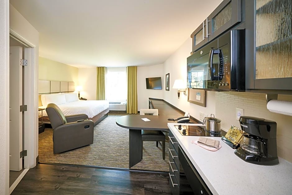 Candlewood Suites Columbus-Northeast