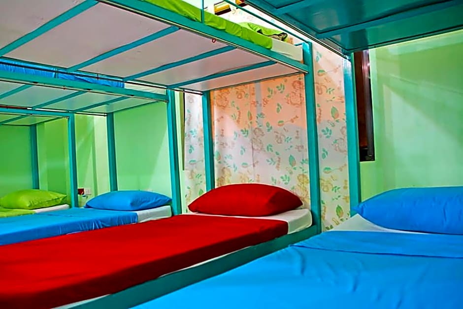 Antwet Backpacker's Inn & Rooftop Bar