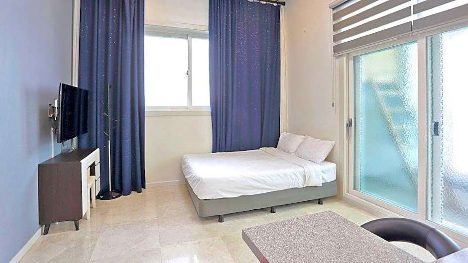 Gangneung Buchaegil Motel and Pension
