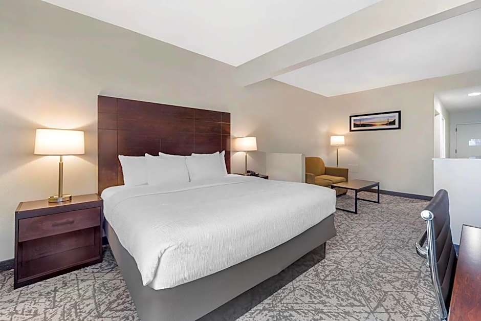Quality Inn & Suites NJ State Capital Area
