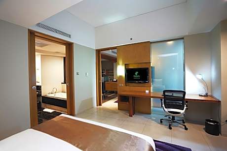 King Suite - Smoking