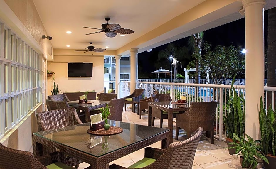 DoubleTree Suites By Hilton Naples