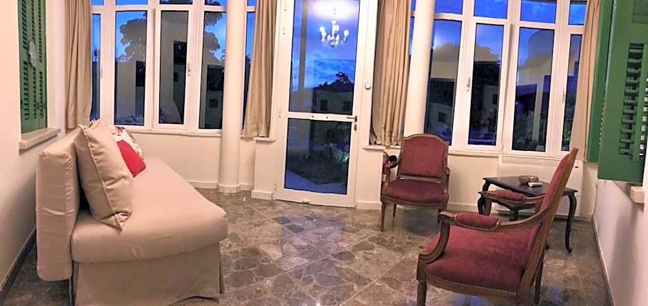 Avgi's Home