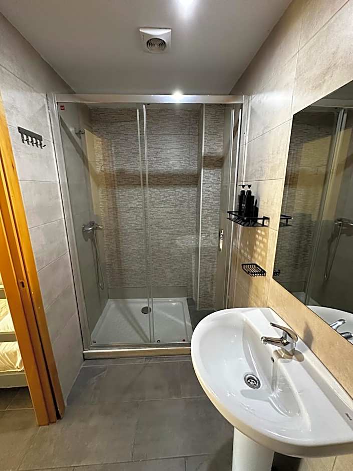 New Art Hostel - Albergue Juvenil