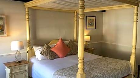 Room with Four-Poster Bed