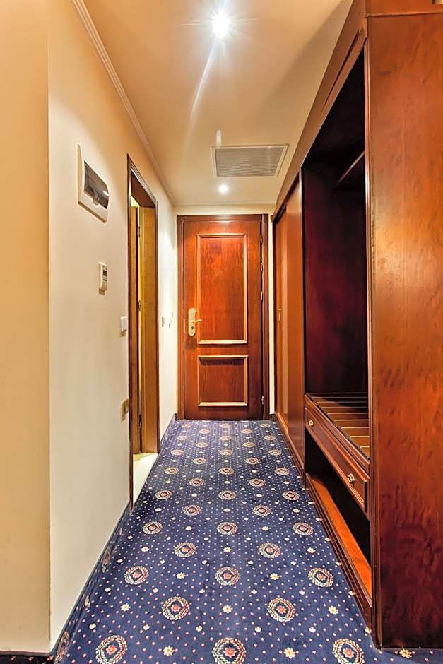 Foto 1 daripada 4 — Standard 1 Double Bed or 2 Beds