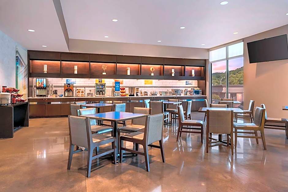 GLo Best Western Asheville-Blue Ridge Parkway