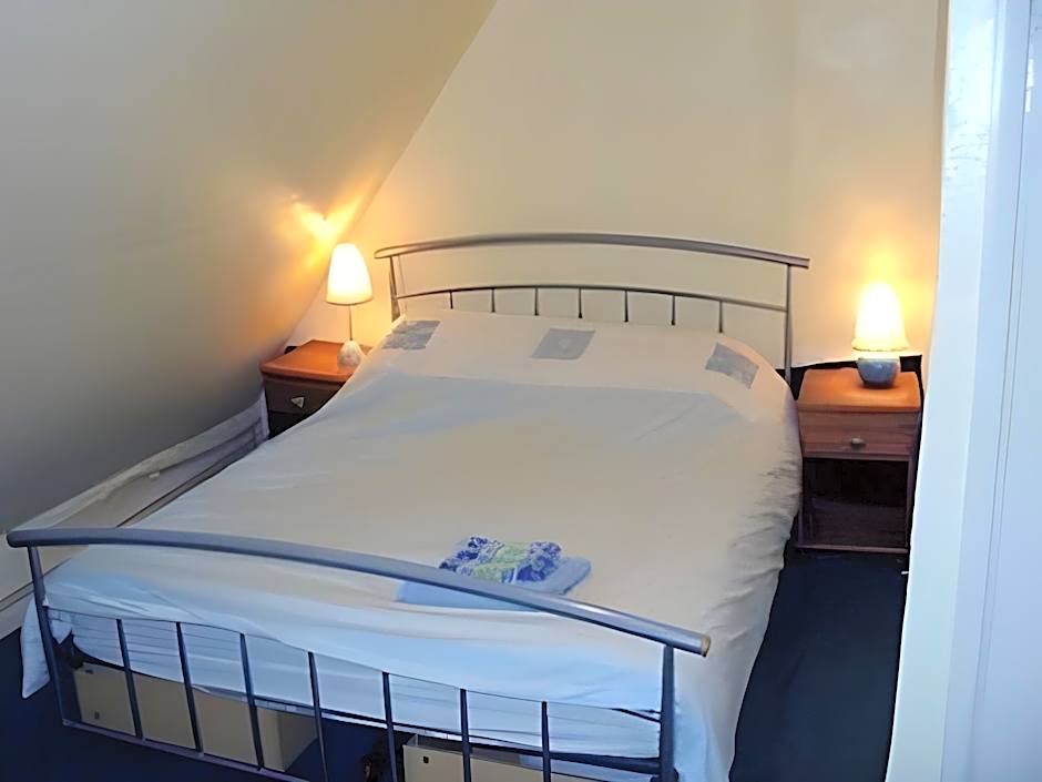 Three Horseshoes Inn