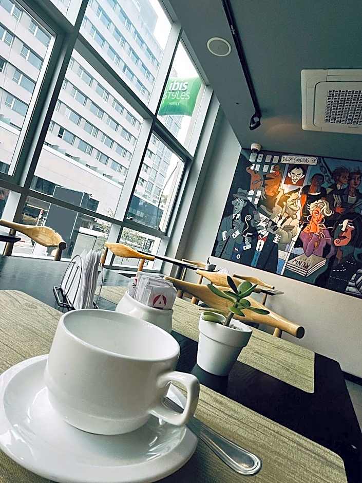 ibis styles Montevideo Biarritz