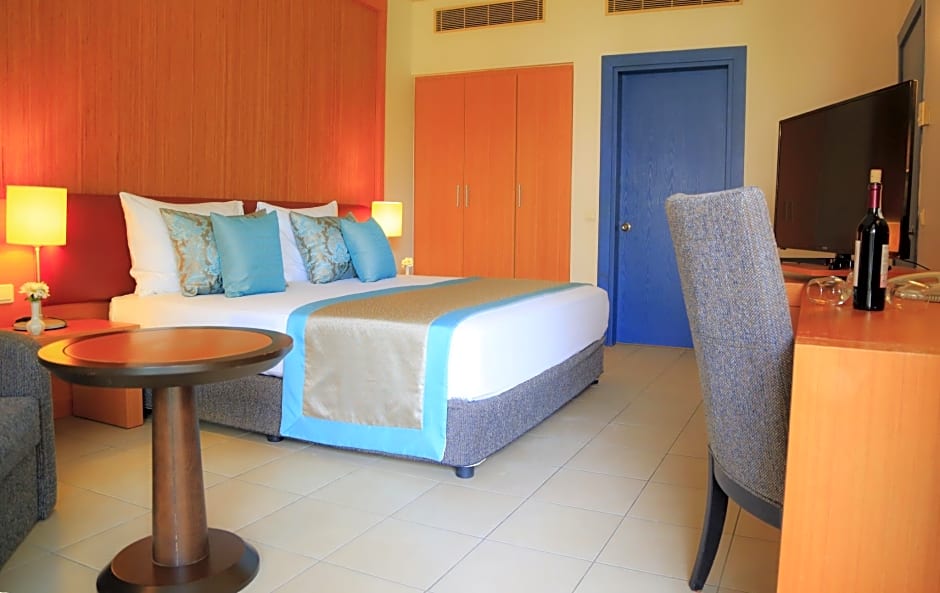 Photo 1 of 4 of Suite