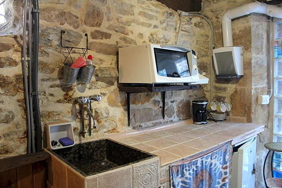Conjunto Rural la Tejedora. Albergue y estudios familiares.