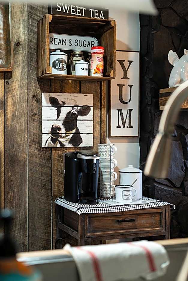 Beech Mountain SLOPES ARE OPEN! SKI SEASON, FREE sledding hill, Walk to Ski Shuttle