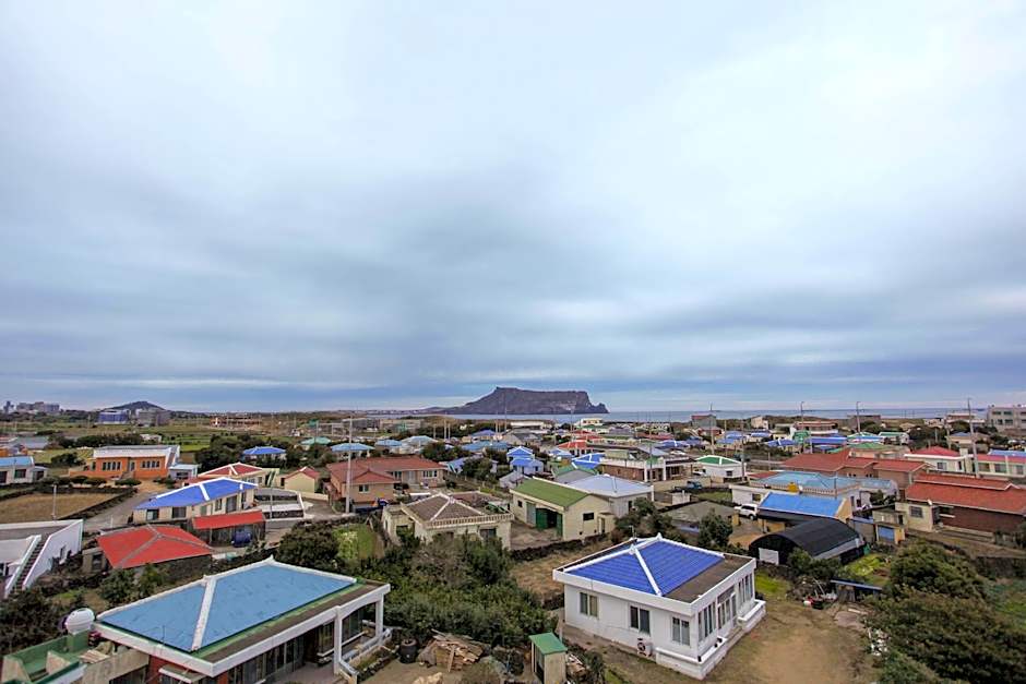 Sunrise Hotel Seopjikoji