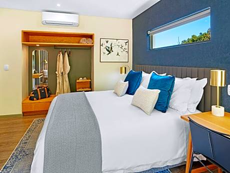 King Room with Mountain View