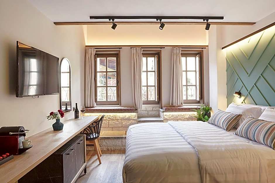 IALNA Boutique Hotel