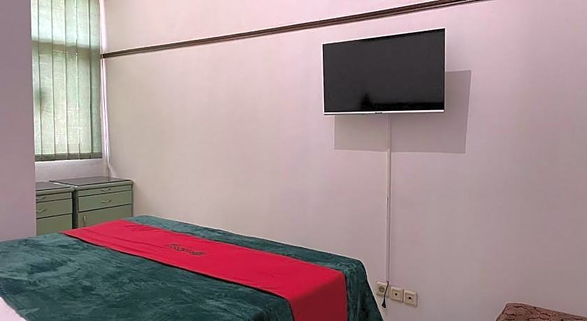 RedDoorz Syariah @ Karang Pilang