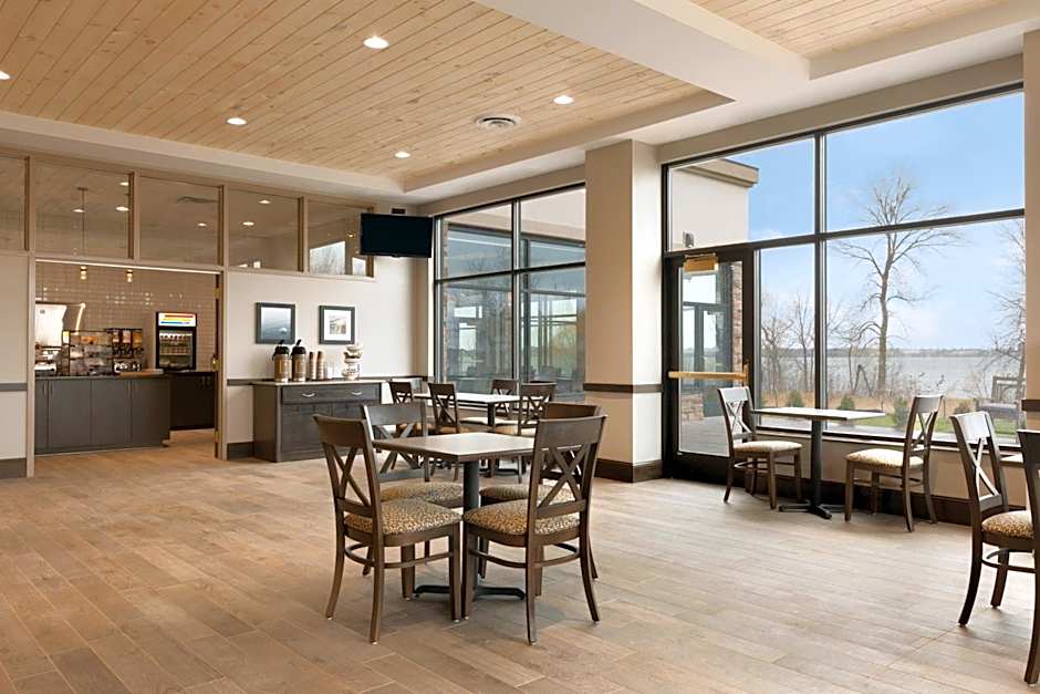 Country Inn & Suites by Radisson, Bemidji, MN