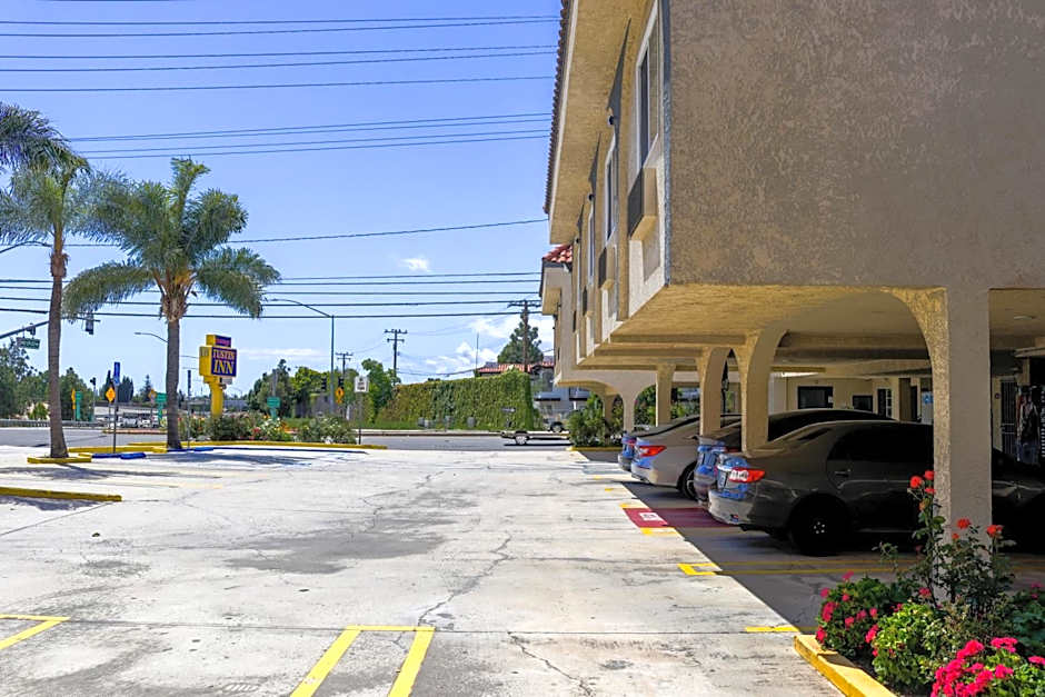 Orange Tustin Inn in Orange