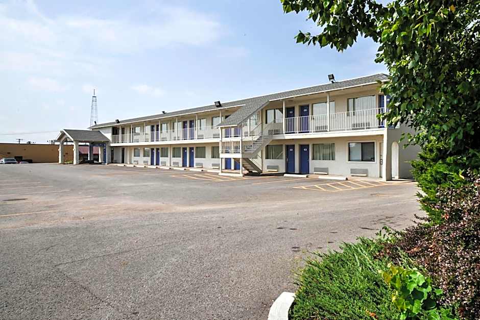 Motel 6-Saint Joseph, MO