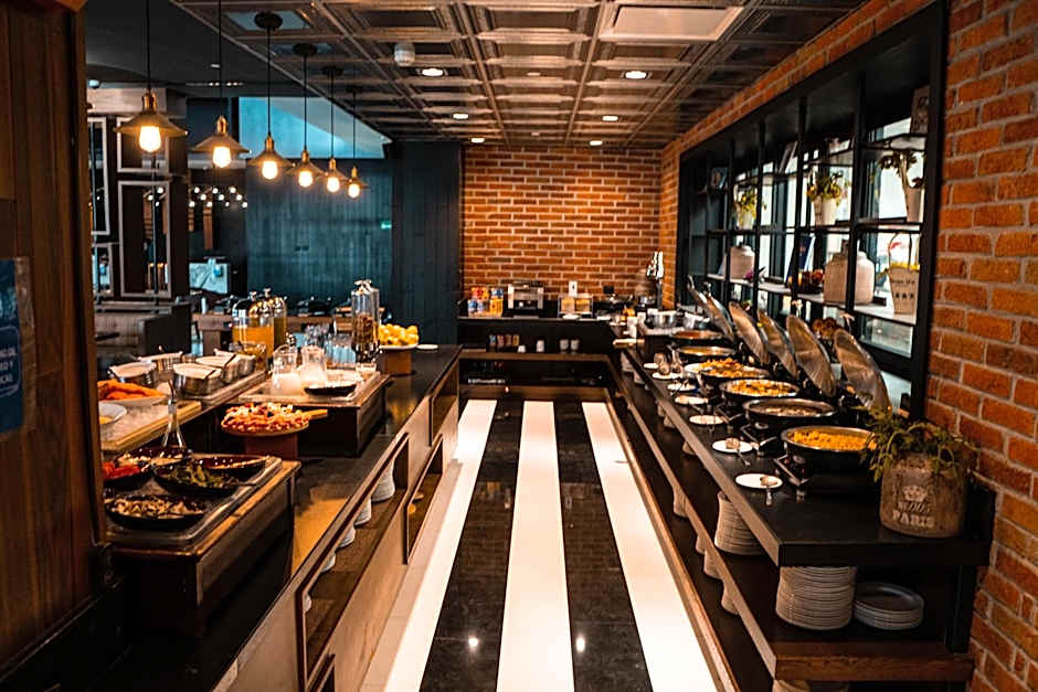 DoubleTree by Hilton Celaya