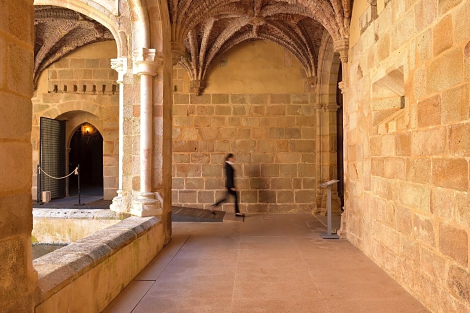 Pousada Convento de Arraiolos - Historic Hotel