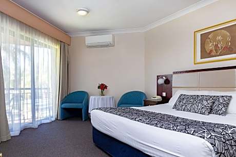 Executive King Suite - Balcony