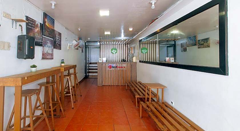 RedDoorz near OWWA Pasay