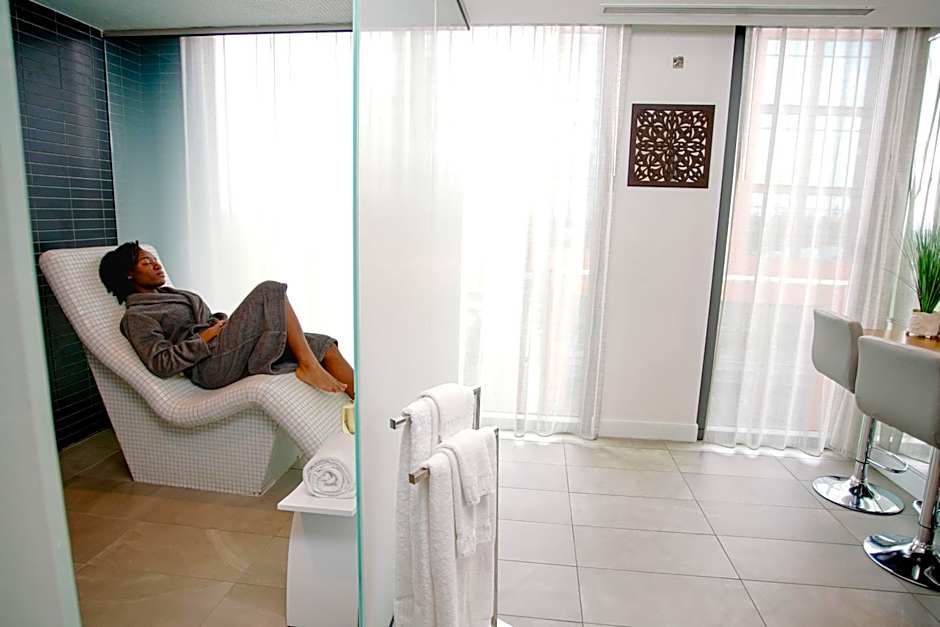 Le Meridien Columbus, The Joseph