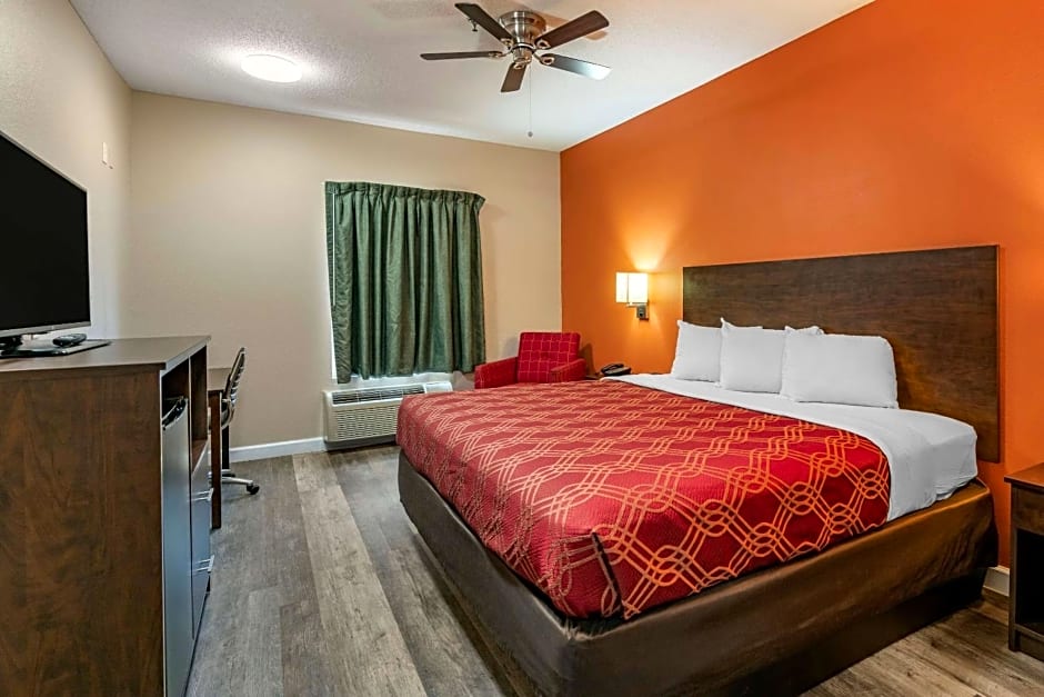 Econo Lodge Inn & Suites Granite City