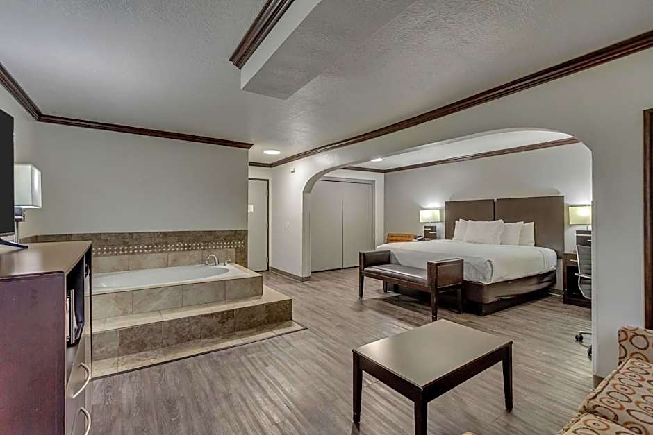 Photo 1 of 1 of 1 King Bed Suite, Whirlpool