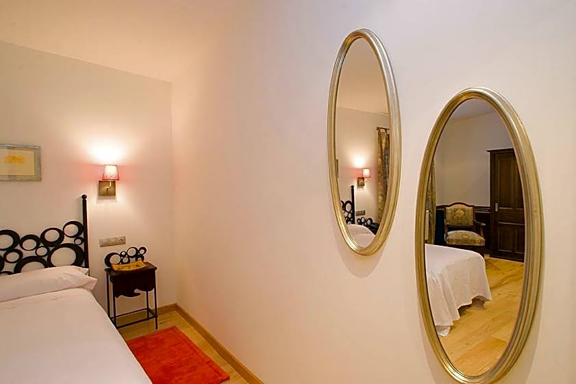 Hotel y apartamentos rurales L'Anceo