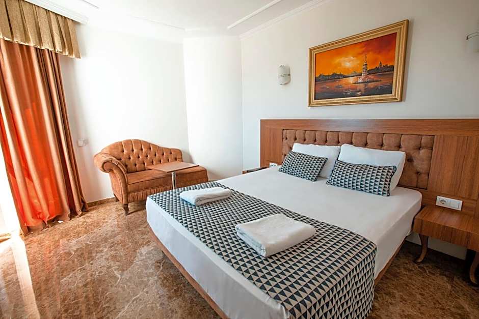 Kristal Beach Hotel