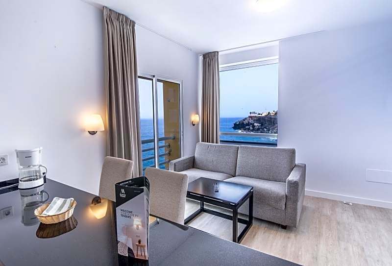 Atlantic Holiday Hotel