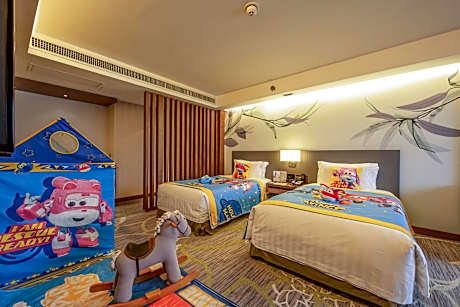 Junior King Suite with City View