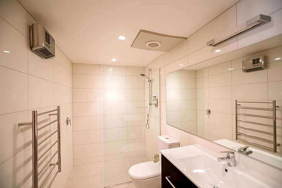 Cranbury Court Apartments