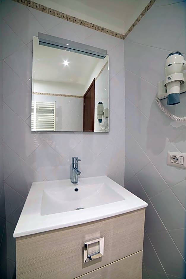 Di Fronte alla Cupola