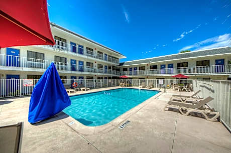 Motel 6-Bradenton, FL