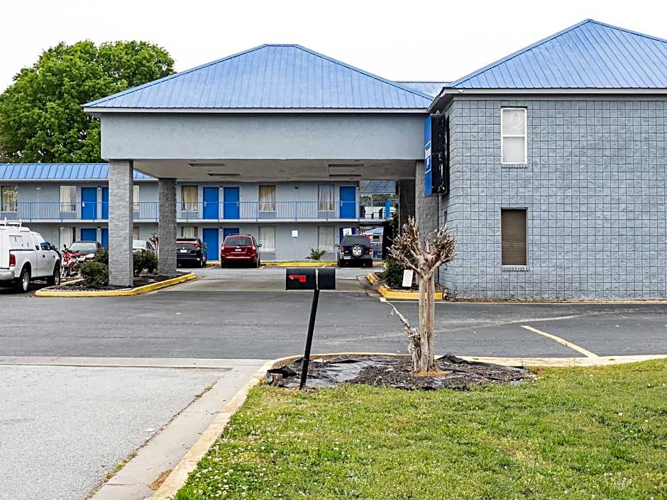 Rodeway Inn & Suites Carrollton