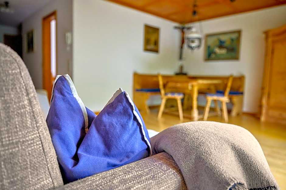 Alt Montafon Hotel Appartements by Pferd auf Wolke