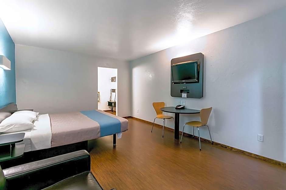 Motel 6-Missoula, MT - University