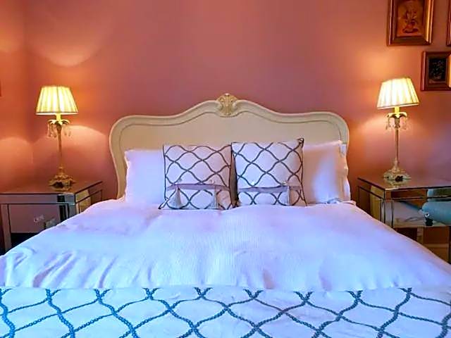 No 6 The Square Tearooms & Accommodation