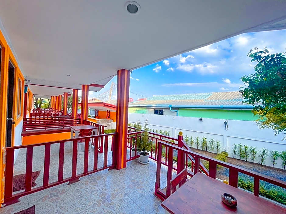 Three Mangoes At Kohlarn 