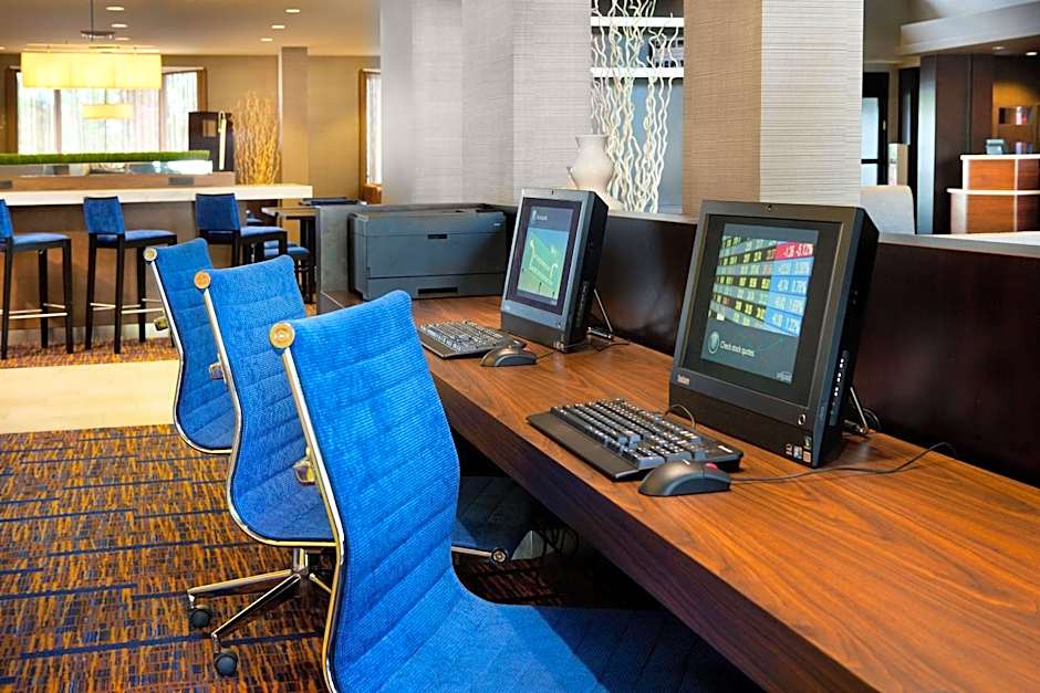 Courtyard by Marriott Oakland Airport